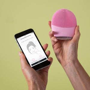 FOREO LUNA 3 Sonic Facial Cleanser and Anti-Ageing Massager